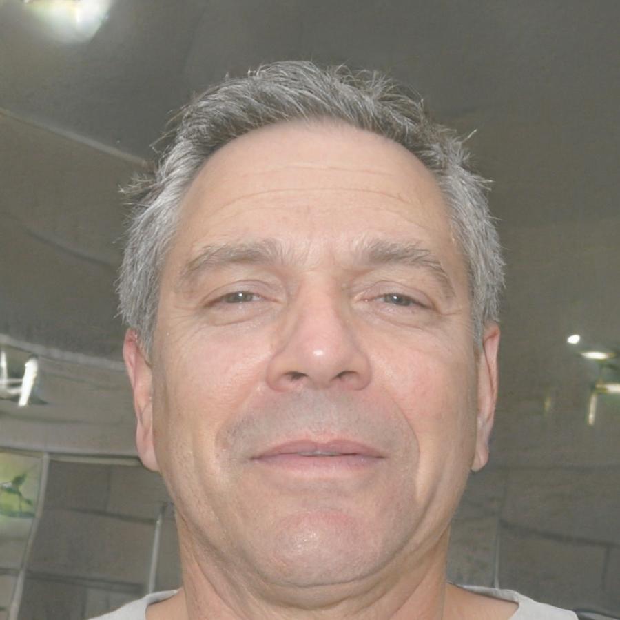 Dr. Andreas Hoffmann - Finanzexperte